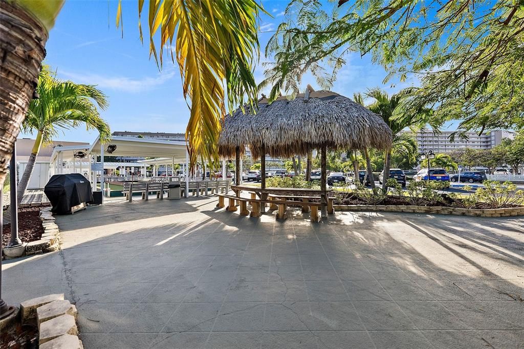 For Sale: $215,000 (2 beds, 2 baths, 1170 Square Feet)
