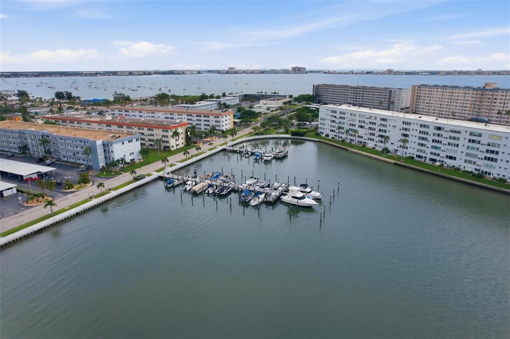 For Sale: $215,000 (2 beds, 2 baths, 1170 Square Feet)