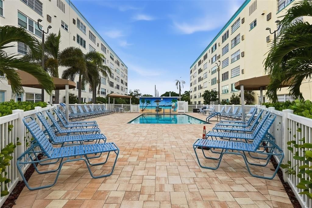 For Sale: $215,000 (2 beds, 2 baths, 1170 Square Feet)