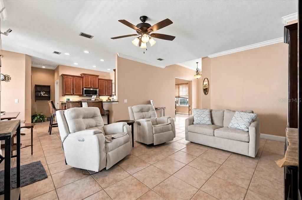 For Sale: $485,000 (4 beds, 3 baths, 2357 Square Feet)
