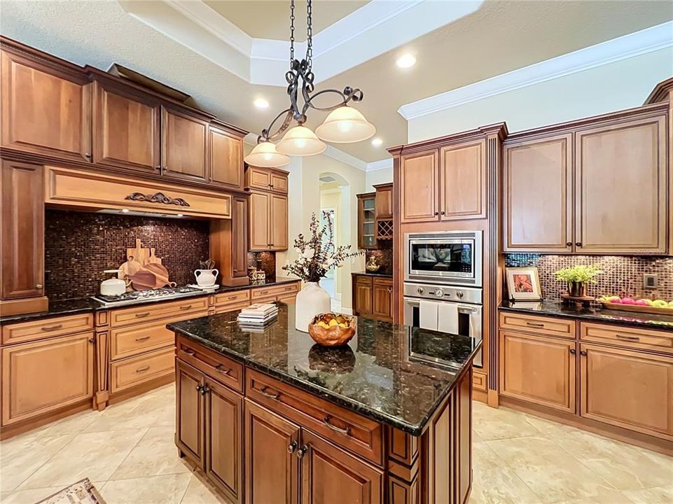 For Sale: $1,200,000 (6 beds, 4 baths, 3578 Square Feet)