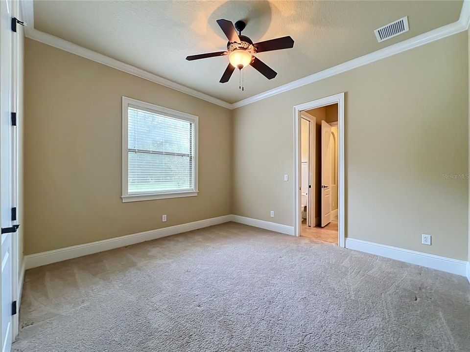 For Sale: $1,200,000 (6 beds, 4 baths, 3578 Square Feet)