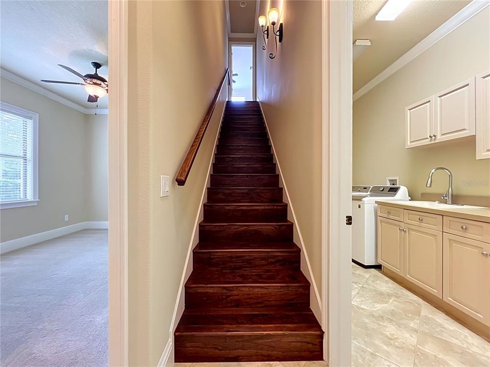 For Sale: $1,200,000 (6 beds, 4 baths, 3578 Square Feet)