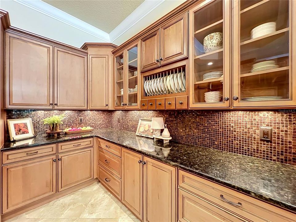 For Sale: $1,200,000 (6 beds, 4 baths, 3578 Square Feet)