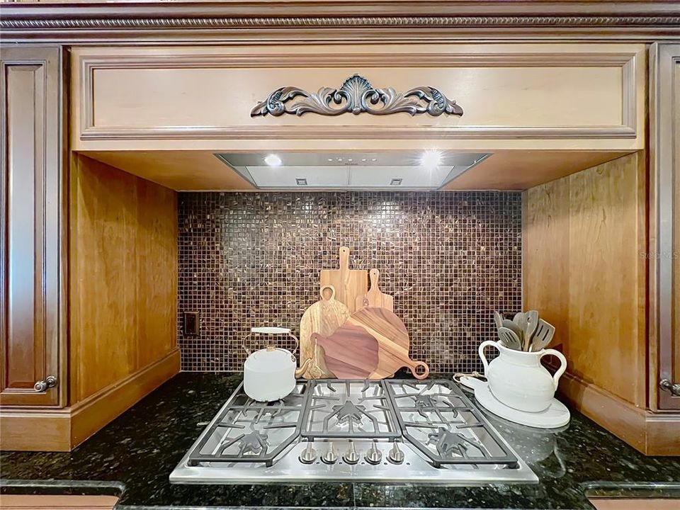 For Sale: $1,200,000 (6 beds, 4 baths, 3578 Square Feet)