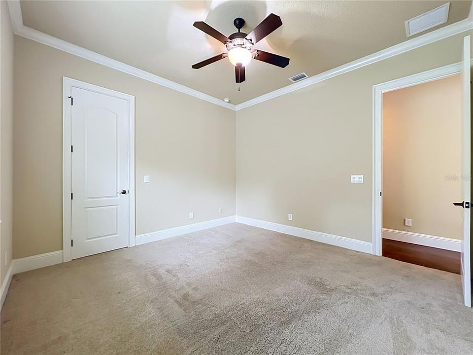For Sale: $1,200,000 (6 beds, 4 baths, 3578 Square Feet)