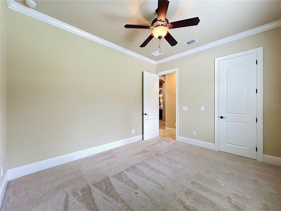 For Sale: $1,200,000 (6 beds, 4 baths, 3578 Square Feet)