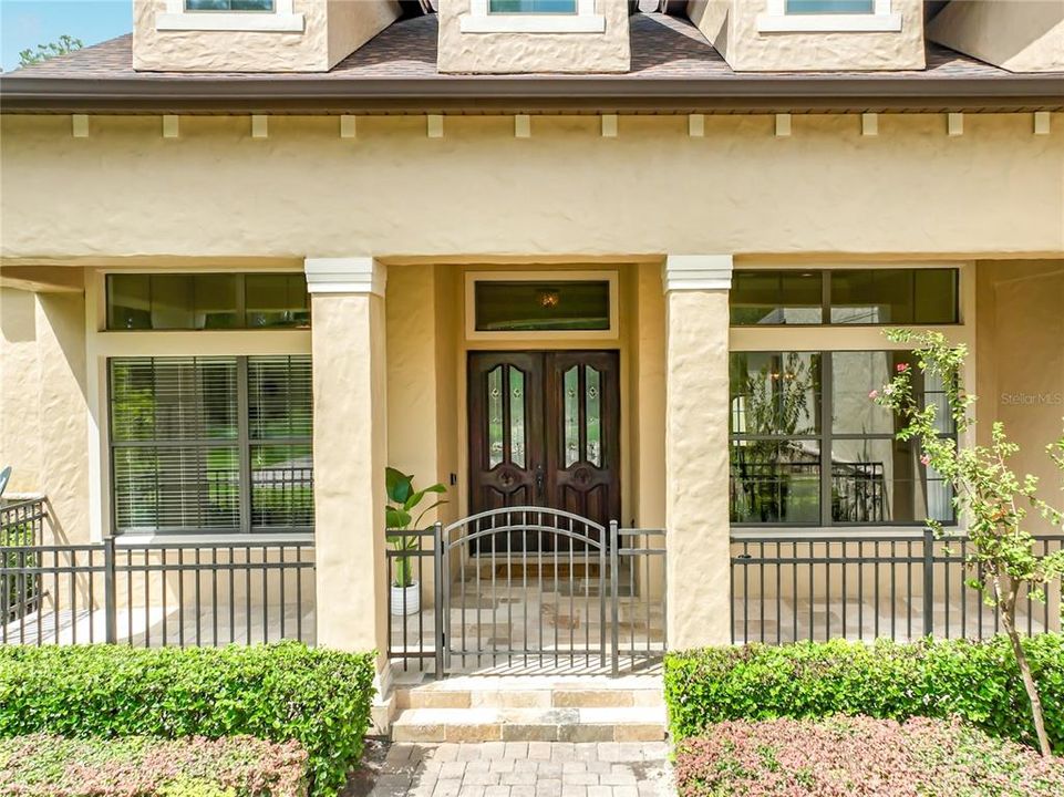 For Sale: $1,200,000 (6 beds, 4 baths, 3578 Square Feet)