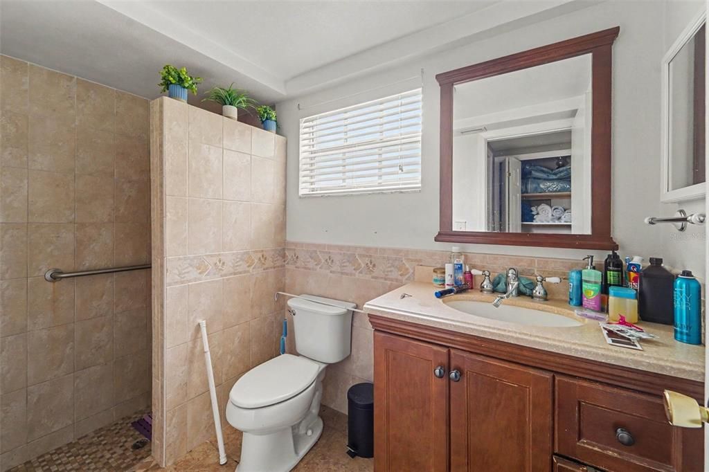 En Venta: $285,000 (3 camas, 2 baños, 1783 Pies cuadrados)
