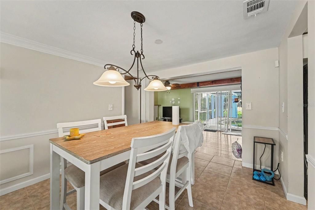 En Venta: $285,000 (3 camas, 2 baños, 1783 Pies cuadrados)