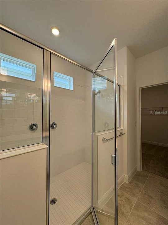 For Rent: $2,800 (4 beds, 2 baths, 2093 Square Feet)
