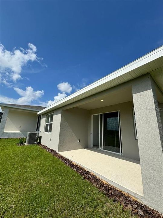 For Rent: $2,800 (4 beds, 2 baths, 2093 Square Feet)