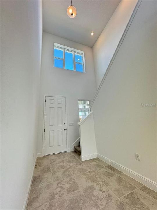 For Rent: $2,800 (4 beds, 2 baths, 2093 Square Feet)