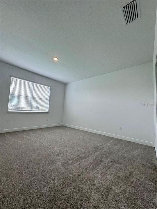For Rent: $2,800 (4 beds, 2 baths, 2093 Square Feet)