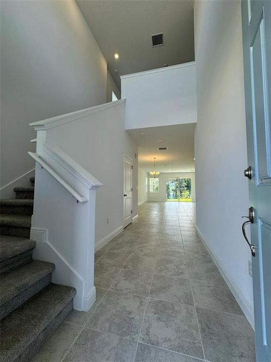 For Rent: $2,800 (4 beds, 2 baths, 2093 Square Feet)