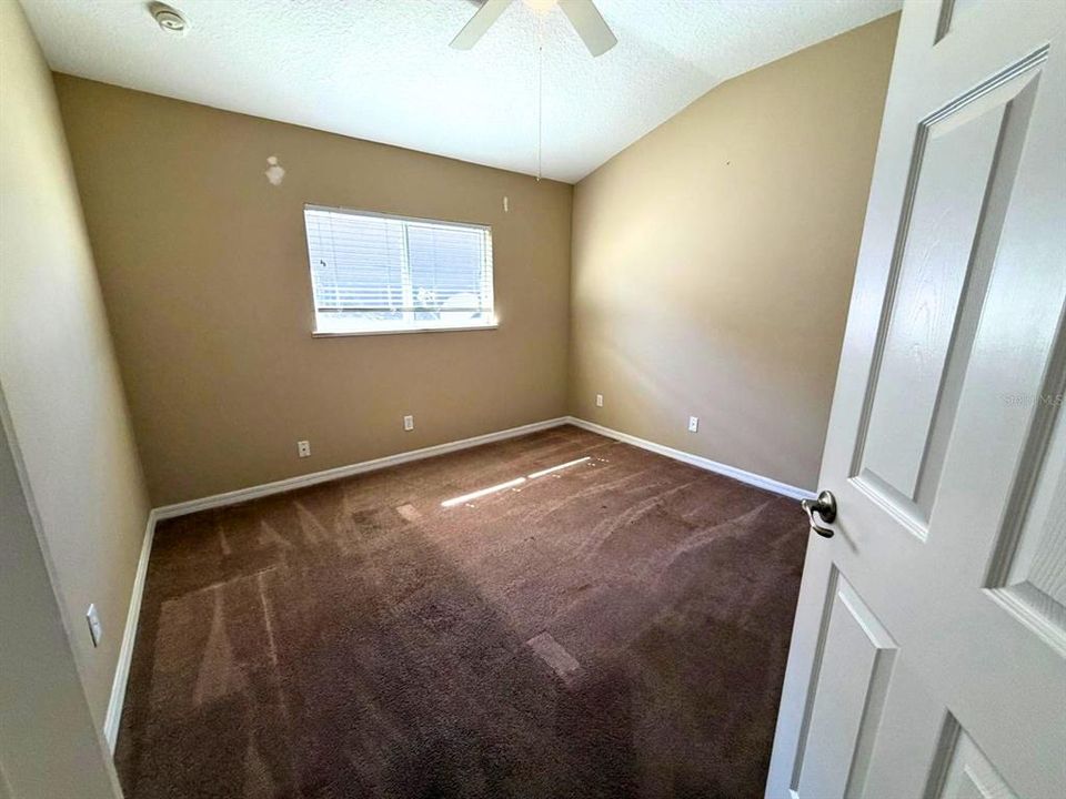 For Rent: $1,900 (3 beds, 2 baths, 1831 Square Feet)