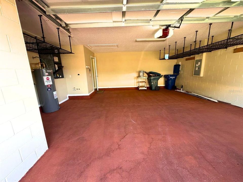 For Rent: $1,900 (3 beds, 2 baths, 1831 Square Feet)