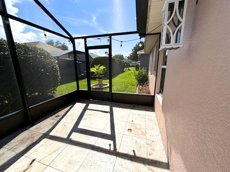 For Rent: $1,900 (3 beds, 2 baths, 1831 Square Feet)
