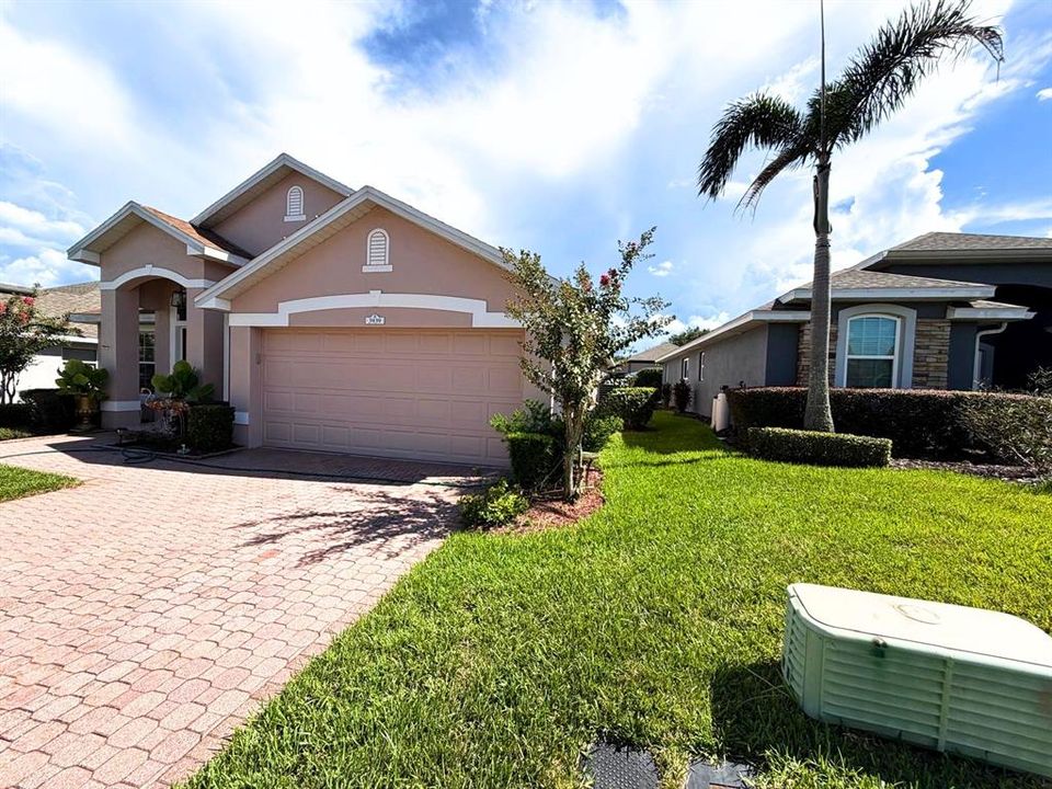 For Rent: $1,900 (3 beds, 2 baths, 1831 Square Feet)