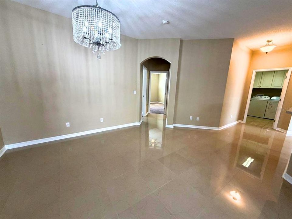 For Rent: $1,900 (3 beds, 2 baths, 1831 Square Feet)