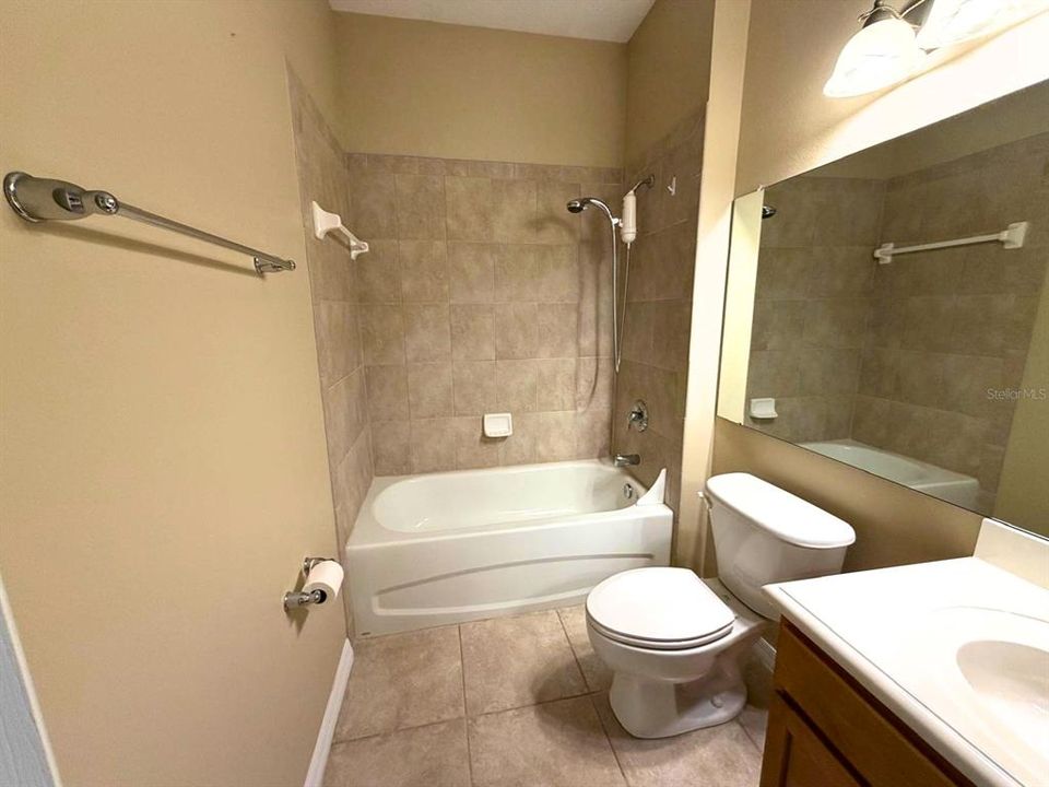 For Rent: $1,900 (3 beds, 2 baths, 1831 Square Feet)