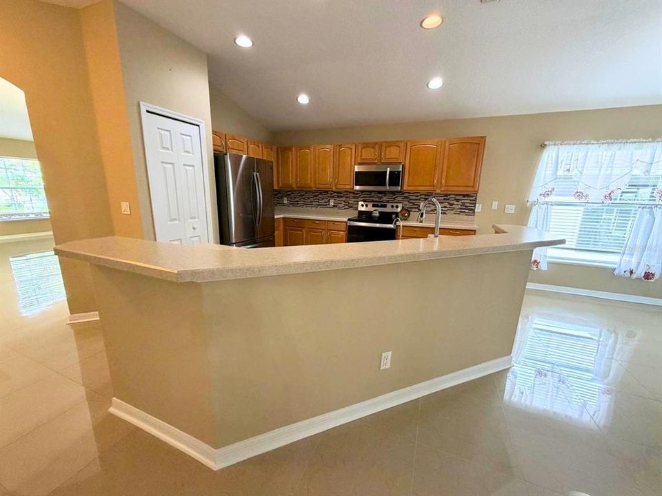 For Rent: $1,900 (3 beds, 2 baths, 1831 Square Feet)