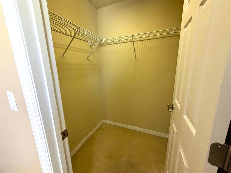 For Rent: $1,900 (3 beds, 2 baths, 1831 Square Feet)