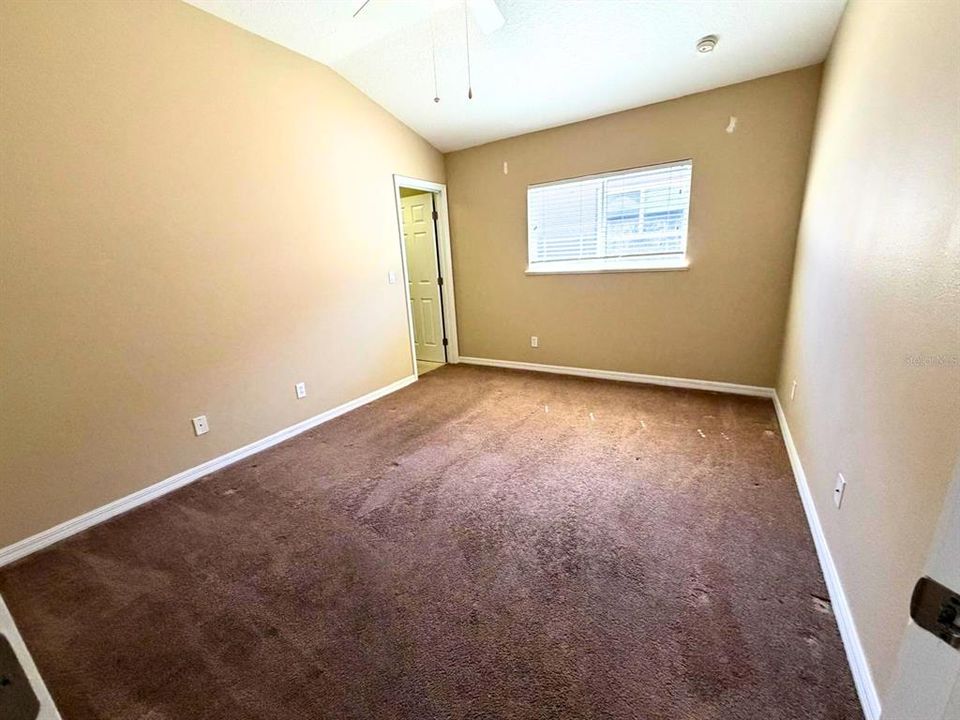 For Rent: $1,900 (3 beds, 2 baths, 1831 Square Feet)