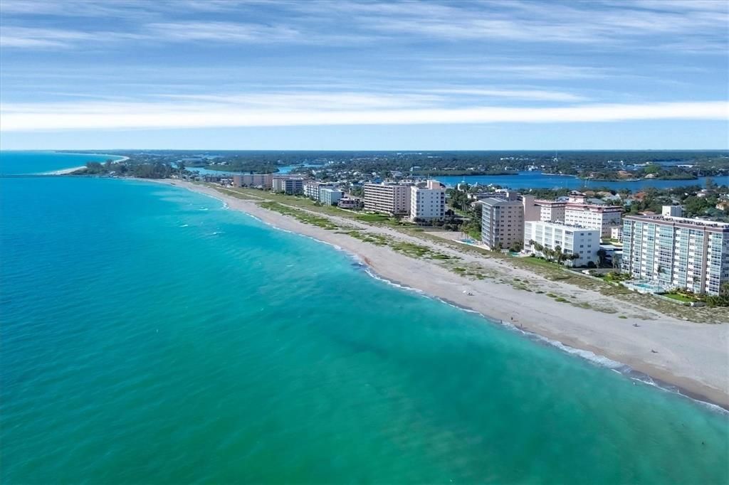 На продажу: $599,000 (2 спален, 2 ванн, 1952 Квадратных фут)