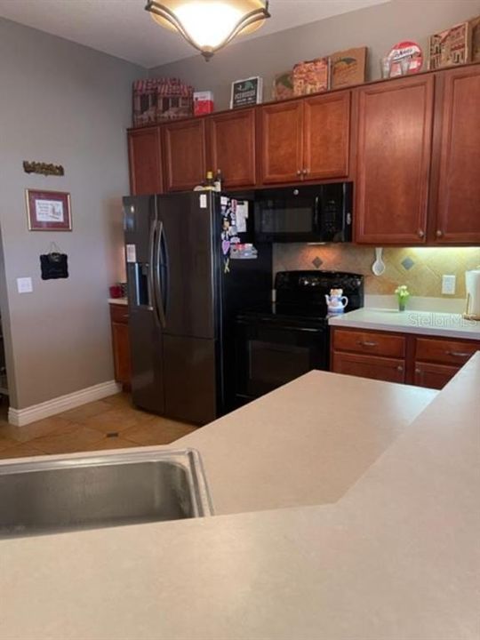 For Sale: $435,000 (4 beds, 3 baths, 2284 Square Feet)