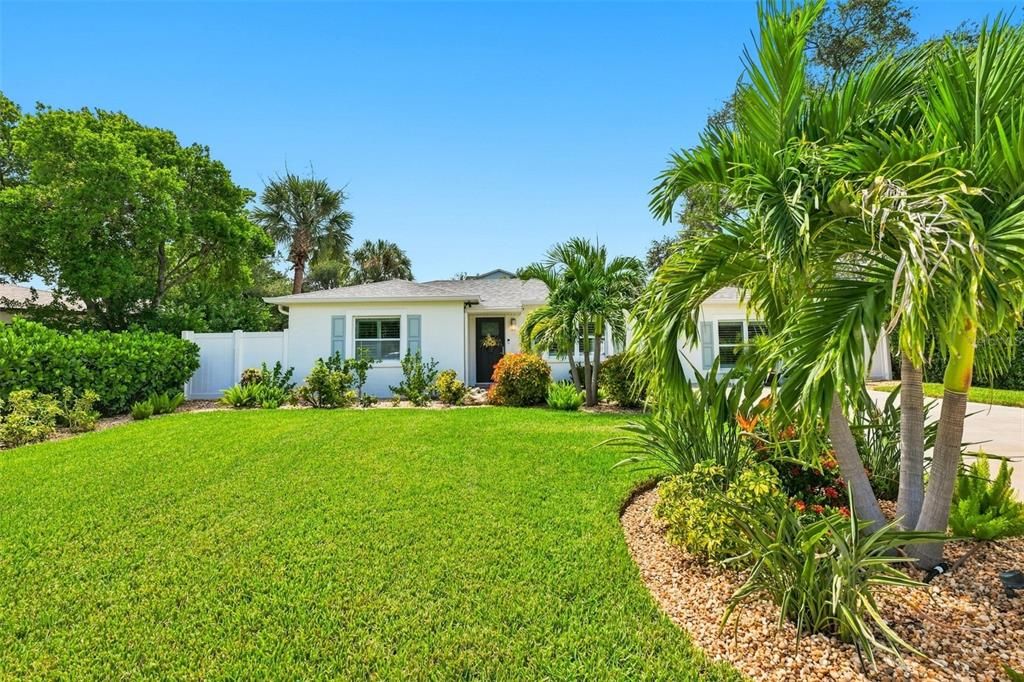 Activo con contrato: $615,000 (3 camas, 2 baños, 1502 Pies cuadrados)