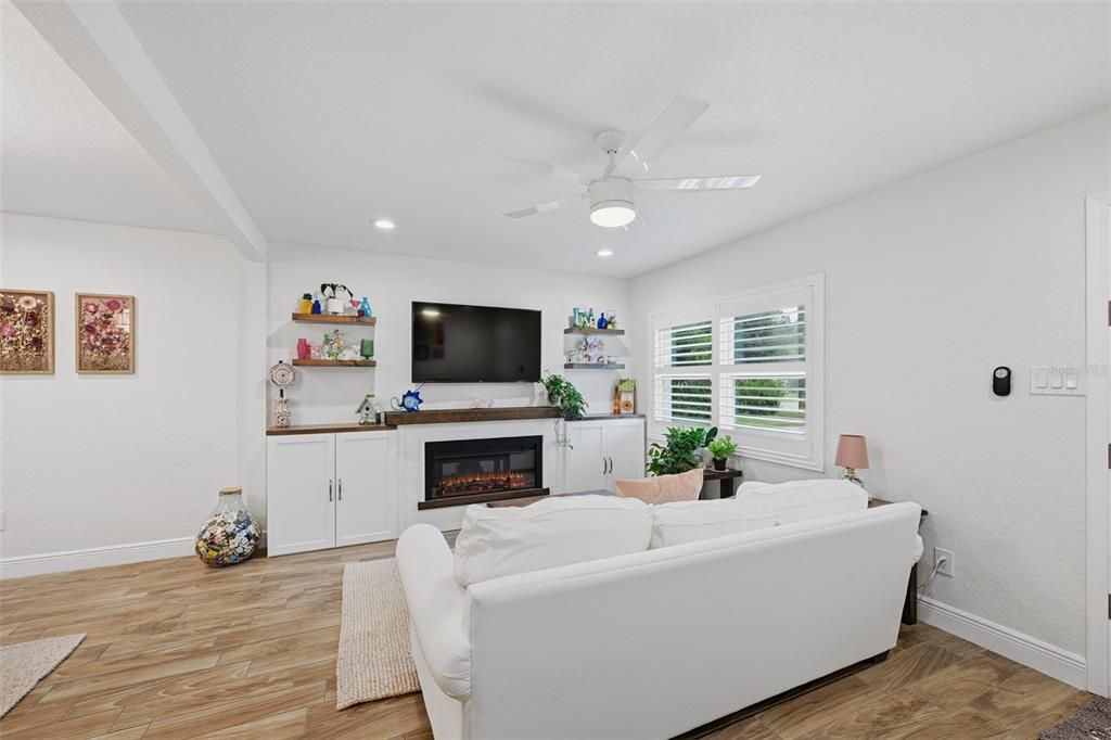 Activo con contrato: $615,000 (3 camas, 2 baños, 1502 Pies cuadrados)