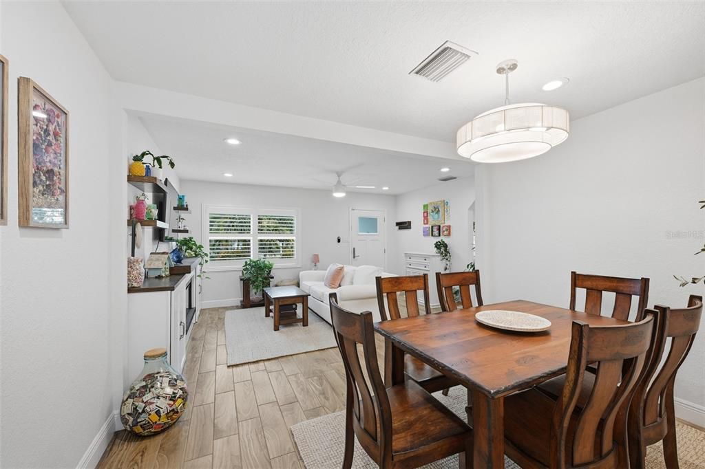 Activo con contrato: $615,000 (3 camas, 2 baños, 1502 Pies cuadrados)