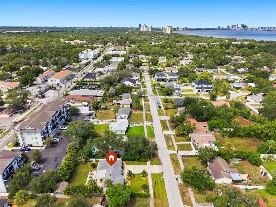 Activo con contrato: $615,000 (3 camas, 2 baños, 1502 Pies cuadrados)