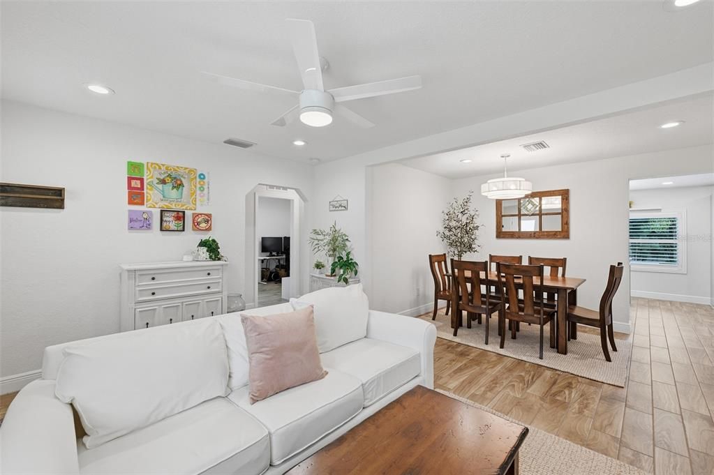 Activo con contrato: $615,000 (3 camas, 2 baños, 1502 Pies cuadrados)