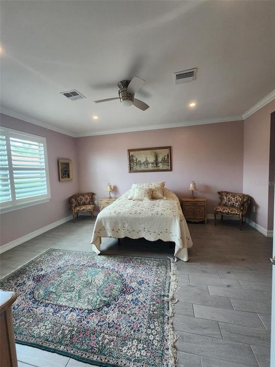 En Venta: $599,900 (4 camas, 2 baños, 2023 Pies cuadrados)