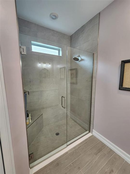 En Venta: $599,900 (4 camas, 2 baños, 2023 Pies cuadrados)