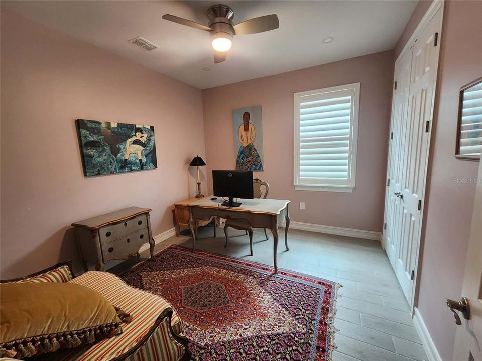 En Venta: $599,900 (4 camas, 2 baños, 2023 Pies cuadrados)