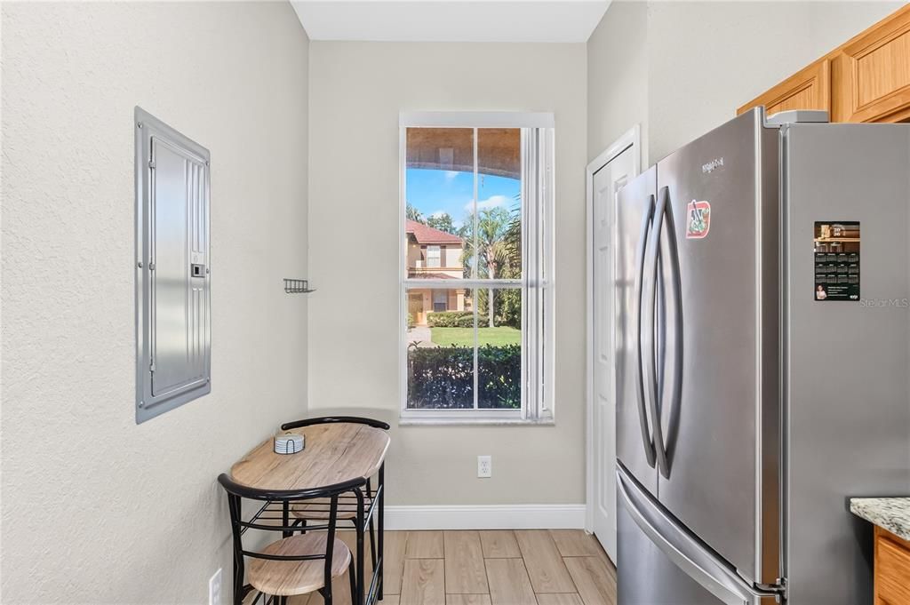 For Sale: $289,999 (4 beds, 3 baths, 1856 Square Feet)