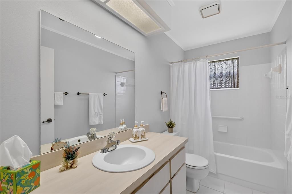 For Sale: $215,000 (2 beds, 2 baths, 1414 Square Feet)