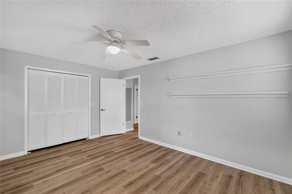 For Sale: $215,000 (2 beds, 2 baths, 1414 Square Feet)