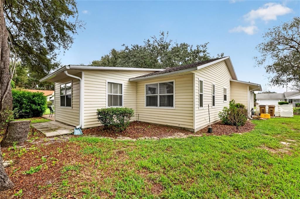 For Sale: $215,000 (2 beds, 2 baths, 1414 Square Feet)