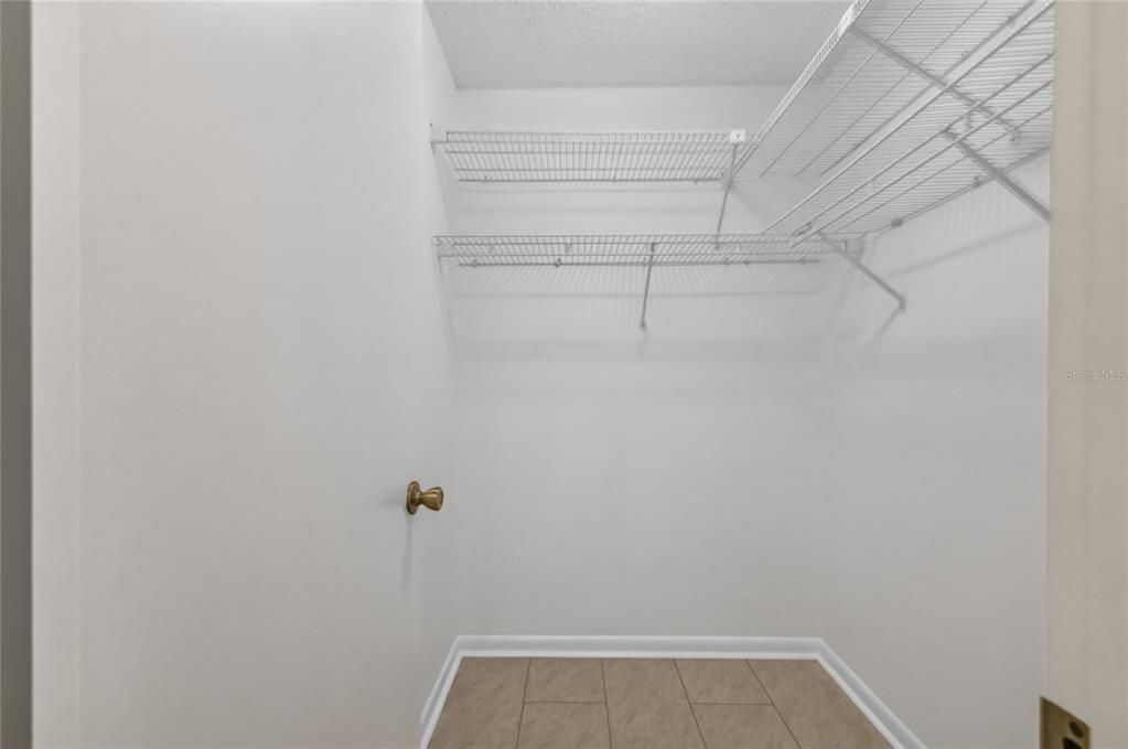 For Sale: $215,000 (2 beds, 2 baths, 1414 Square Feet)