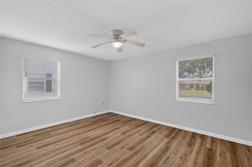 For Sale: $215,000 (2 beds, 2 baths, 1414 Square Feet)