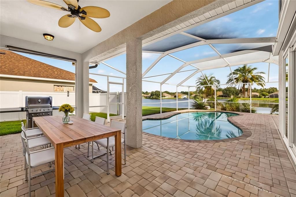 En Venta: $649,000 (4 camas, 3 baños, 2625 Pies cuadrados)