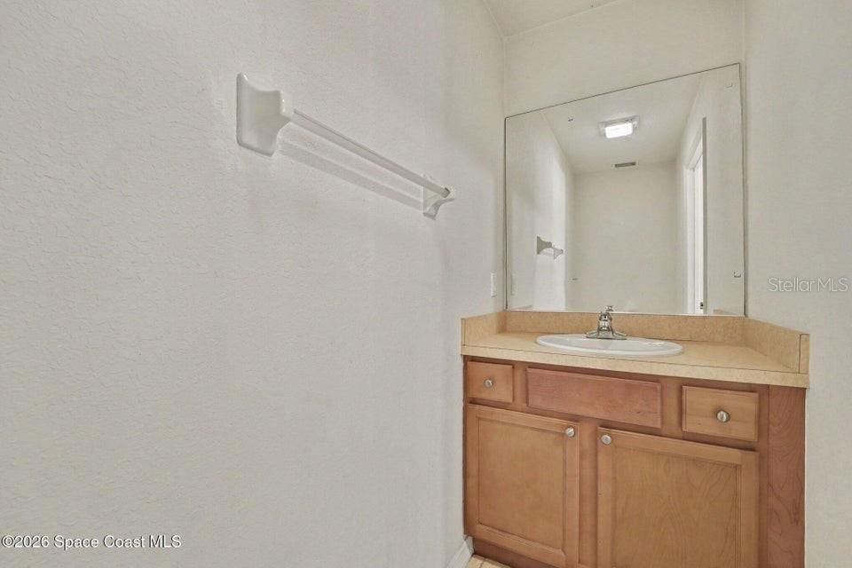For Sale: $380,000 (3 beds, 2 baths, 2214 Square Feet)
