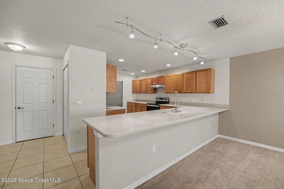 For Sale: $380,000 (3 beds, 2 baths, 2214 Square Feet)