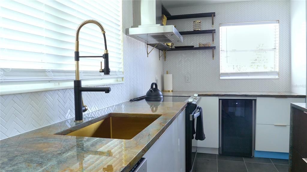 В аренду: $2,399 (1 спален, 1 ванн, 500 Квадратных фут)