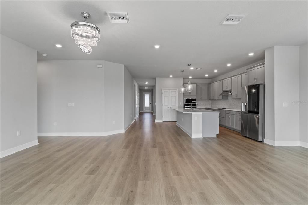 For Sale: $545,000 (4 beds, 3 baths, 2419 Square Feet)