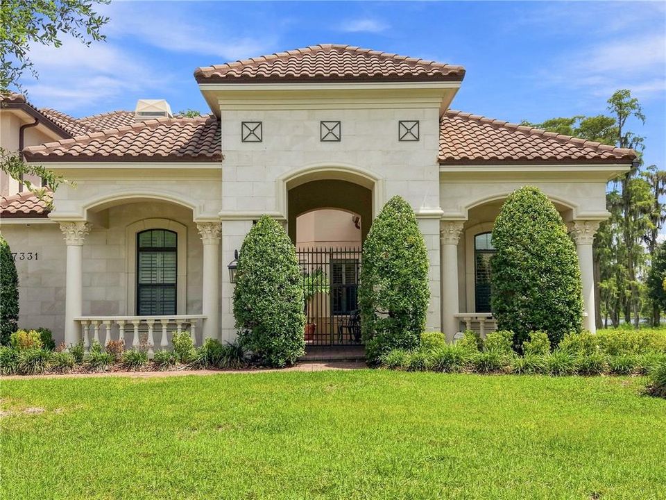 For Sale: $2,699,000 (5 beds, 6 baths, 5670 Square Feet)
